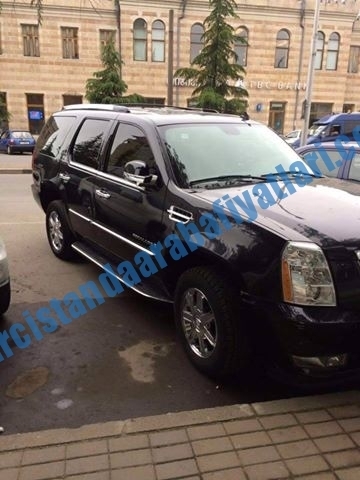 cadillac-escalade-1
